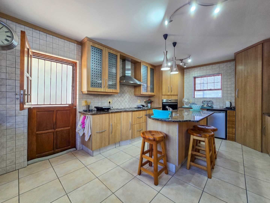 4 Bedroom Property for Sale in Stilbaai Wes Western Cape